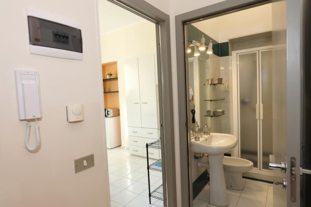 Bel Bilocale Vicino Alla Metropolitana E Al Centro Apartment Turin Bagian luar foto